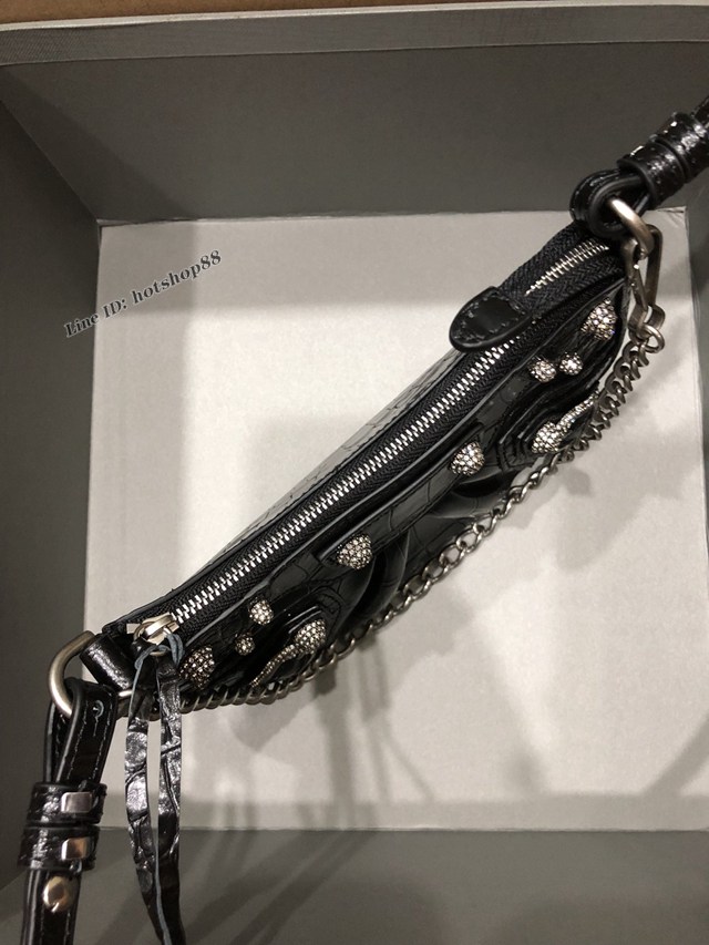 Balenciaga專櫃爆款機車包系列迷你鱷魚紋黑色帶鑽扣肩背女包 巴黎世家Le Cagole半月牙腋下包餃子包 fyj1947